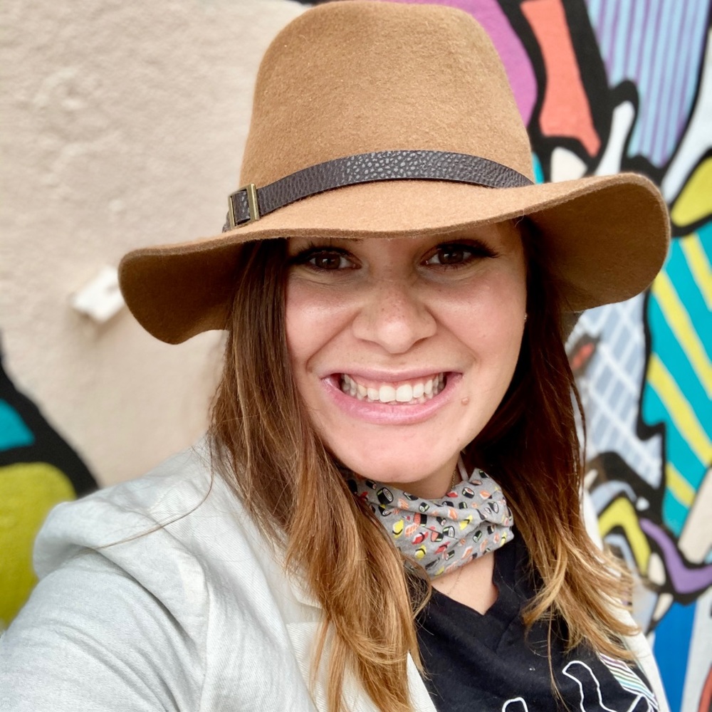 Experienced Posh Ambassador, Ashton - 2nd closet!